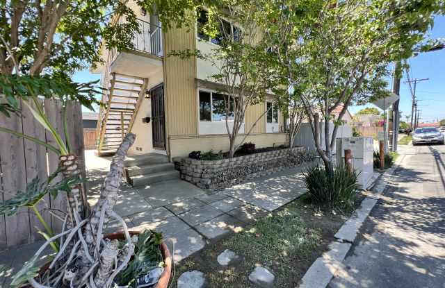 3133 Dwight St photos photos