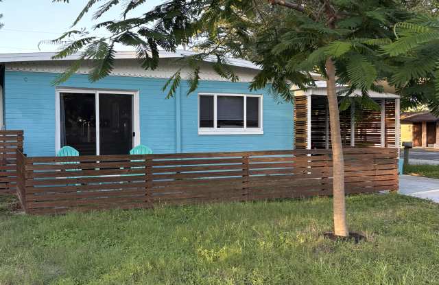 7705 Poinsetta Avenue photos photos