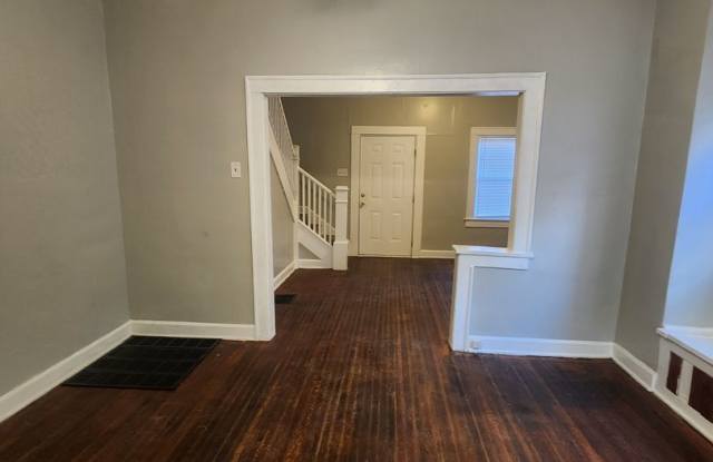 WESTSIDE 2 Bedroom Duplex Located near Harding and 21st Street Gallery 3