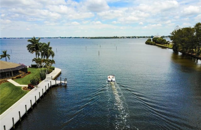 2016 SE 47th ST - 2016 Southeast 47th Street, Cape Coral, FL 33904