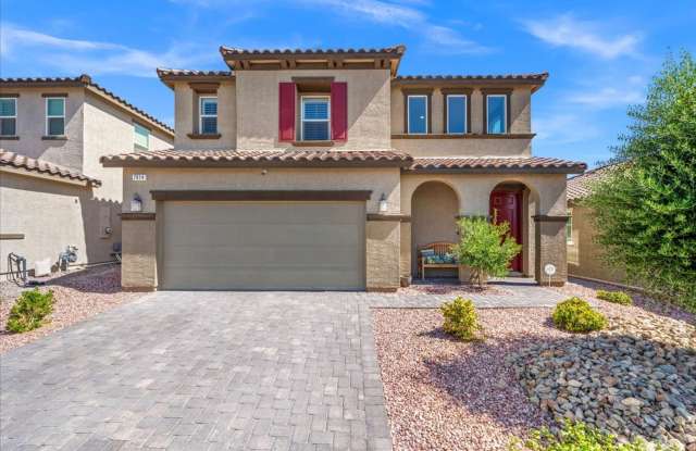 Incredible Private Pool, Spa & Gourmet Kitchen with Open Floor Plan and Huge Loft Gallery 4