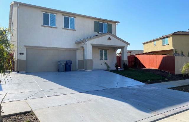 Spacious 4 bedroom/2 bath home waiting to be called home!!! photos photos