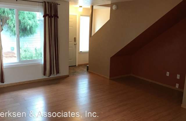 2481 SW Pickford #D Gallery 2