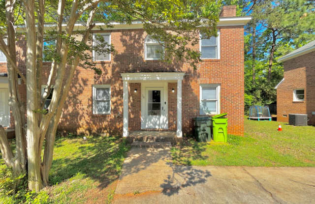 Charming 3-bedroom, 3-bathroom townhouse in the heart of Irmo - 10 Crescent photos photos