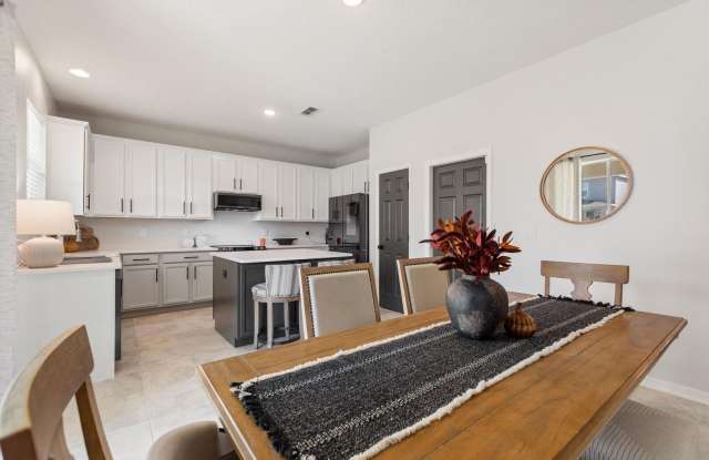 Energy-Efficient Solar Home! Fully Fenced Backyard! Gallery 4