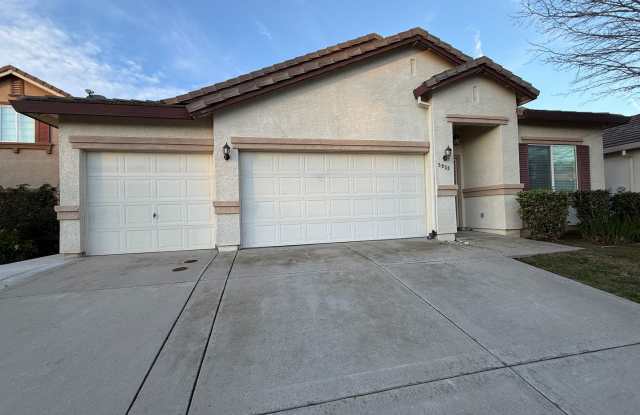 Delightfully Spacious Home! photos photos