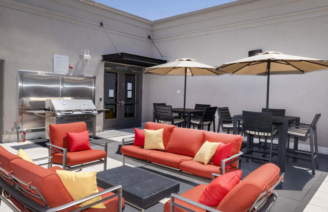 Radius Uptown Apartments Gallery 2
