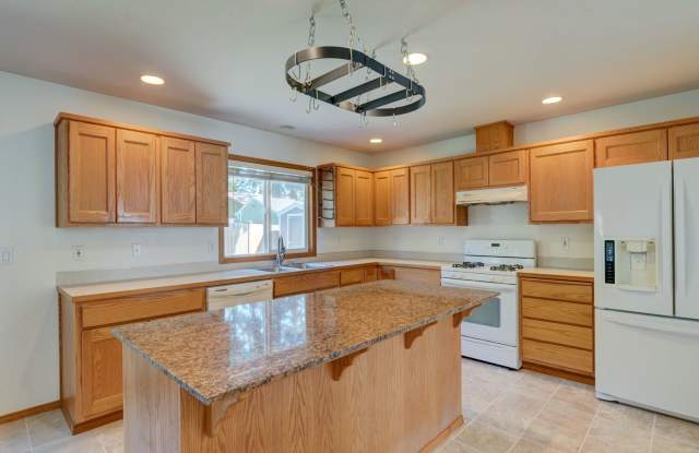 4 bedroom 2.5 bath Home Gallery 3