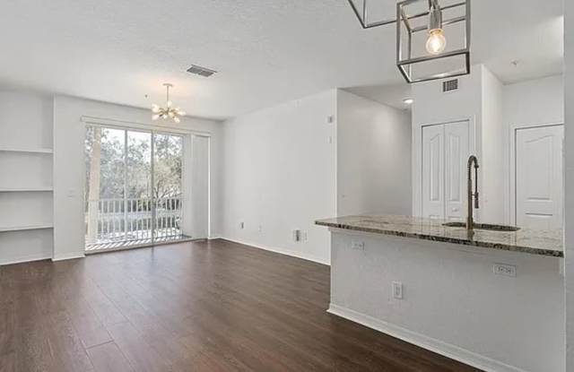 Stylish 2 Bed, 1 Bath Condo in Bella Terra – Resort-Style Living with Top Amenities! - 2717 Maitland Crossing Way, Orange County, FL 32810