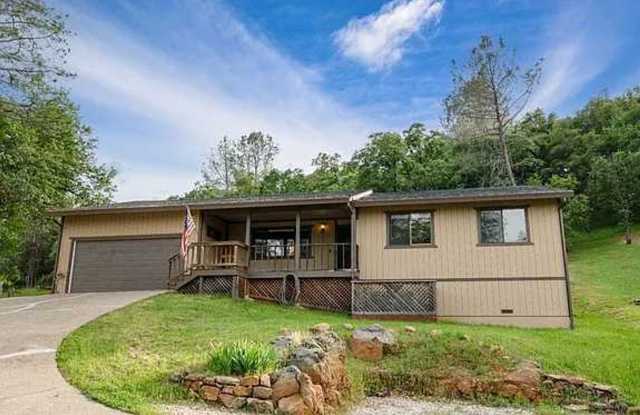 3 bedroom, 2 bath home in Lake Wildwood, Penn Valley, CA 95946 photos photos