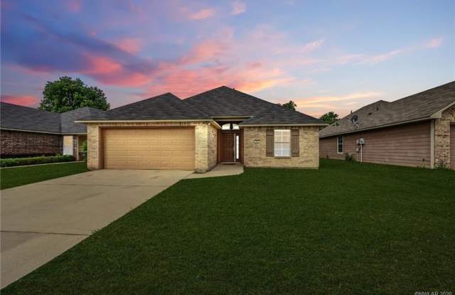 Savannah Place 3 Bed 2 Bath photos photos
