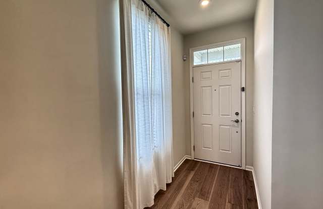 2820 Fairgrove Crescent - 1 Gallery 3