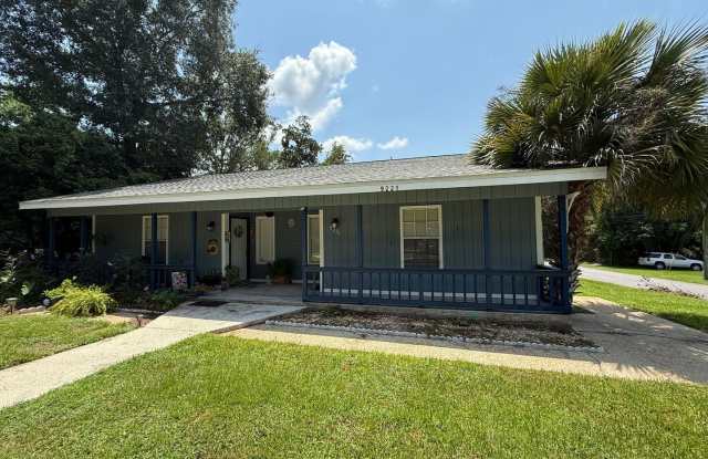 Pensacola - Ferry Pass - 2 bedroom, 1 bathroom - lawn care included Gallery 1
