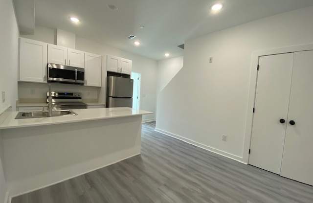 37 Farson Street - 3 photos photos 37 Farson Street - 3 photos photos