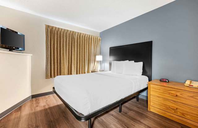 Furnished Studio - Blue Ash photos photos