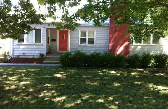 Great 3-bed home available for August! photos photos