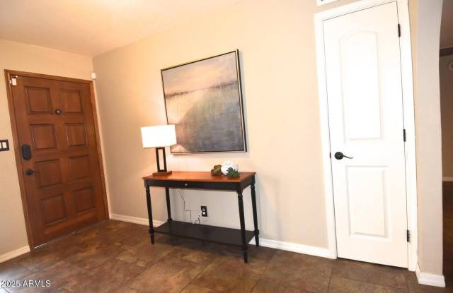 10008 N 33rd Place Gallery 2