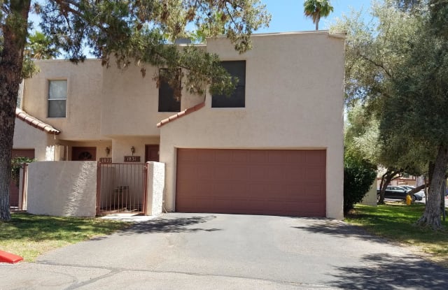 1831 S TORRE MOLINOS Circle - 1831 South Torre Molinos Circle, Tempe, AZ 85282