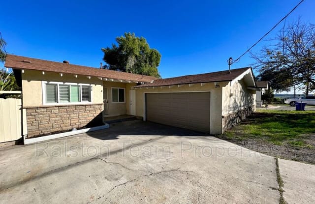 515 Ramona Ave - 515 Ramona Avenue, La Presa, CA 91977