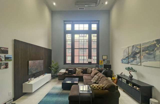 Aval Now! Spacious, Loft in Union Depot with Awesome Amenities is Pet Friendly, walk to everything! photos photos Aval Now! Spacious, Loft in Union Depot with Awesome Amenities is Pet Friendly, walk to everything! photos photos