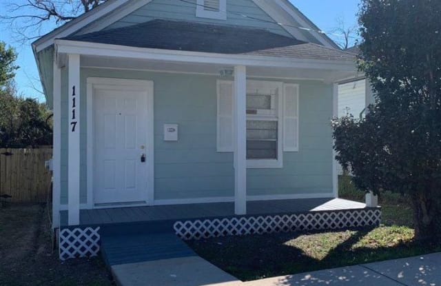 1117 W LA RUA ST - 1117 West La Rua Street, Pensacola, FL 32501