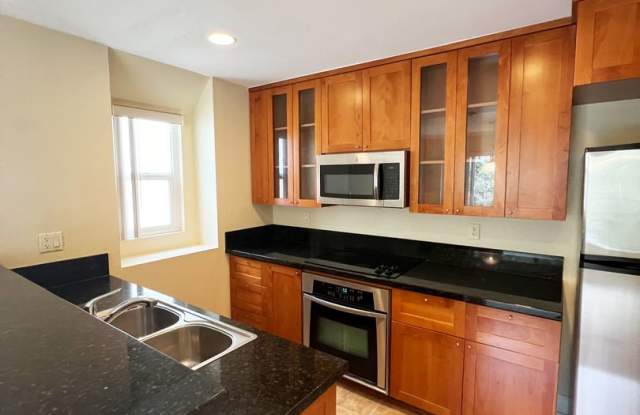 2 Bed/2 Bath Condo at Villa La Jolla! - 3050 Via Alicante, San Diego, CA 92037