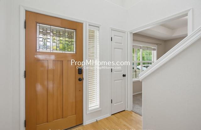 New Photos! Four Bedroom Home in Sherwood Gallery 3