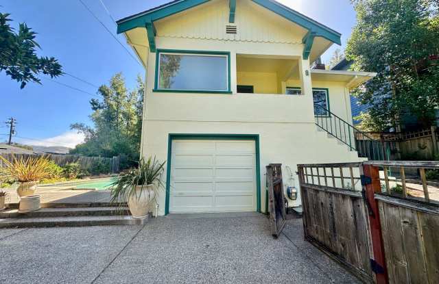 Charming 2-3bd Bungalow w/Pool in San Rafael Gallery 1