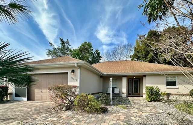 Features Golf and Ammenties! - 11337 Southeast 175th Lane, Marion County, FL 34491