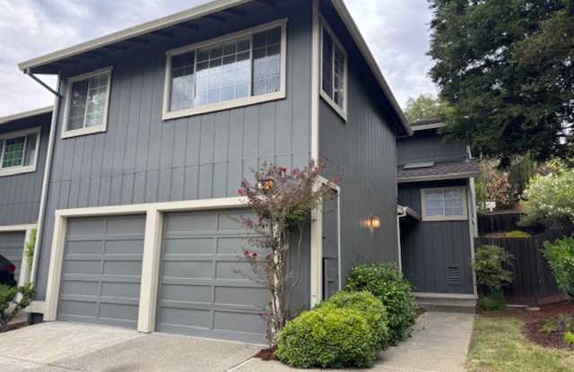 Wonderful 3 bedroom Tri-level townhome with 2 car garage! - 244 Hillcrest Court, Pleasant Hill, CA 94523