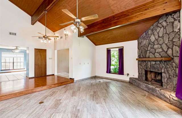 Spacious 3BR/2.5BA Retreat in Briarwood Estates – 3,000 Sq Ft, Updated  Full of Character! - 8523 Briarwood Place, East Baton Rouge County, LA 70809