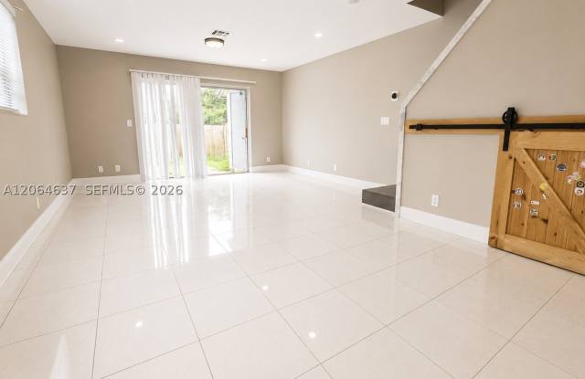 8201 Fairway Rd Gallery 4