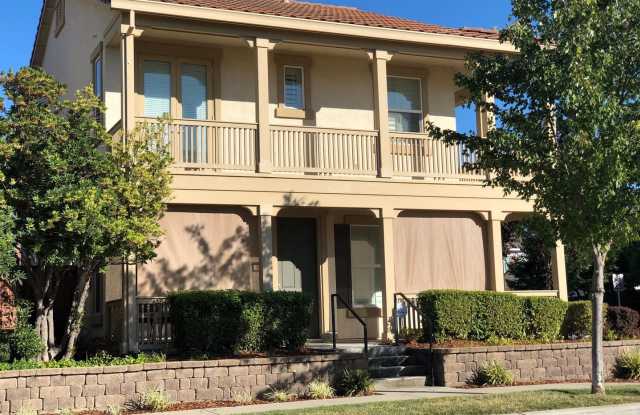 Beautiful 3 B/D 2.5 BA House in Roseville-COMING VERY SOON! ACT FAST AND APPLY NOW AS THIS PROPERTY WILL NOT LAST photos photos