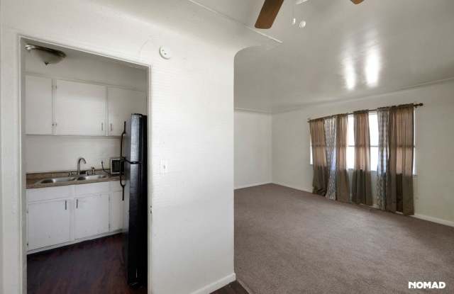 Charming 2BR Duplex in Aurora - 1932 Del Mar Parkway, Aurora, CO 80010