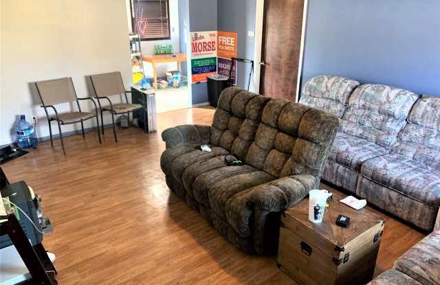 Washer Dryer Included + Fenced In Back Yard + Off-Street Parking! Available August 10th! - 1509 Hartford Road, Manhattan, KS 66502 Washer Dryer Included + Fenced In Back Yard + Off-Street Parking! Available August 10th! - 1509 Hartford Road, Manhattan, KS 66502