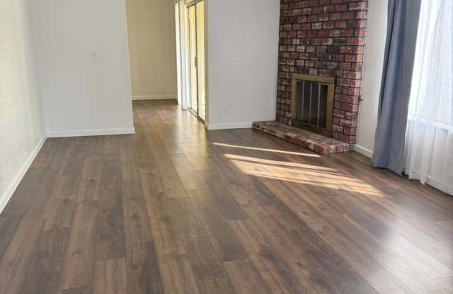 Updated 3bd/2ba Rocklin Duplex Gallery 3