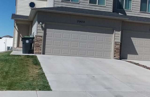 3 Bedroom 2.5 Bathroom Townhouse in Saddle Ridge!!! photos photos