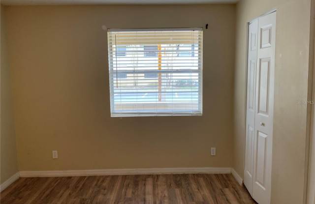 233 RED MAPLE Place Gallery 3