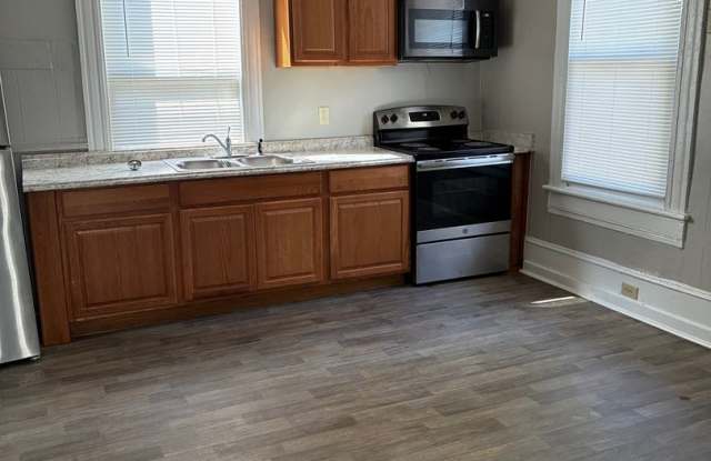 All Utilities Included Duplex in Petersburg Gallery 1