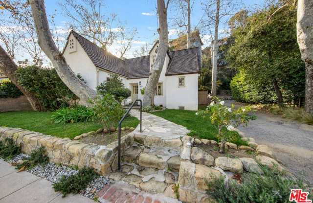 2615 Canyon Dr photos photos