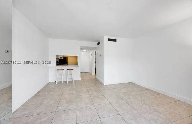 7403 SW 82nd St Gallery 1