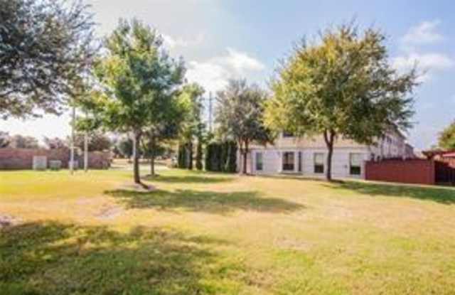 305 Metropolitan Drive Gallery 4