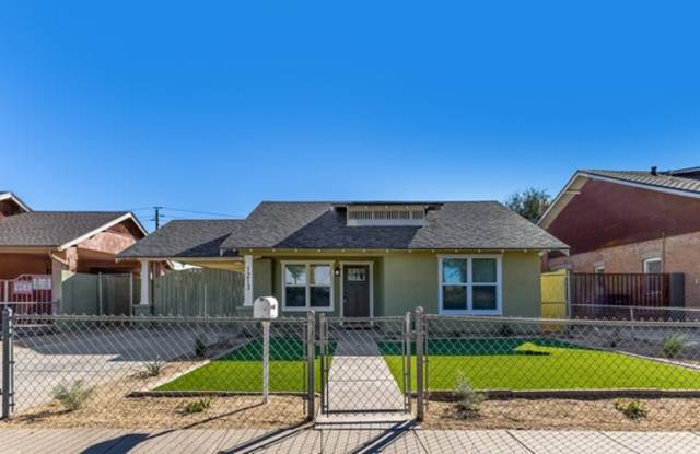 1213 East Moreland Street photos photos