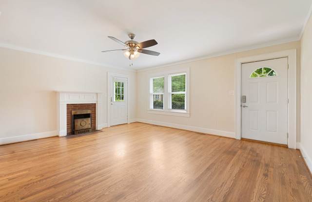 A Quaint Retreat Near Downtown Graham | 3 BD + Large Yard! Gallery 4