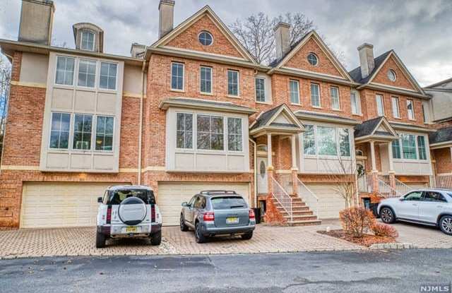 27 Harrington Court - 27 Harrington Court, Harrington Park, NJ 07640