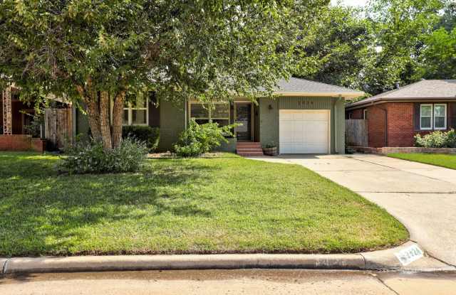 Charming 3-Bed, 2-Bath Home in NW OKC!!! photos photos