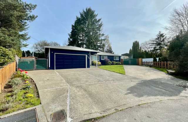 3Bd/2Ba Beaverton House with RV Parking and New Flooring!!! Washer/Dryer Included!! photos photos
