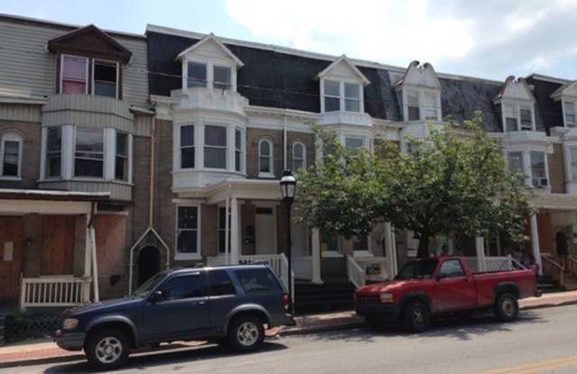 Spacious 3-Bedroom Apartment – West End of York City! photos photos
