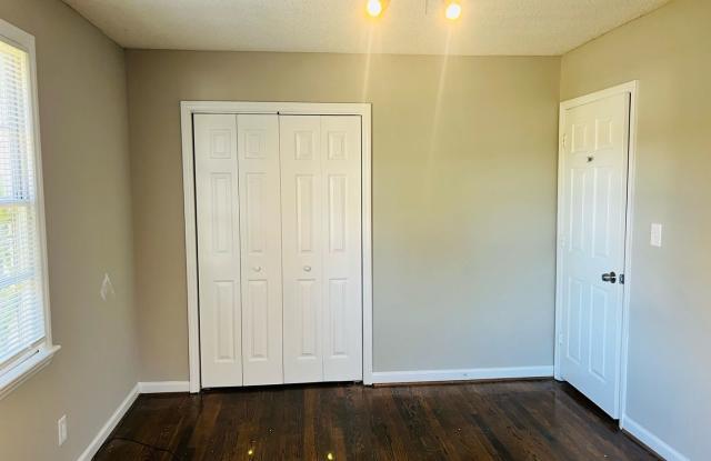 3 bed, 2 bath ranch home - 3701 Tipperary Place, Charlotte, NC 28215