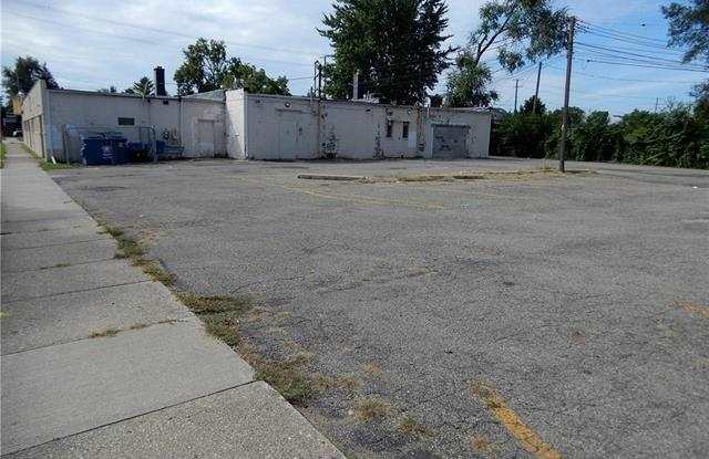 4859 E 9 MILE Road Gallery 4